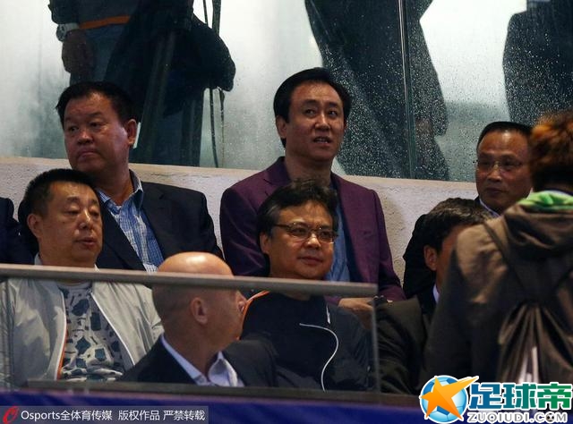 海伦娜心里终于松了口气，她表情也缓和了几分，开口道：不好意思，叶女士，我并不是生气，只是觉得在这件事情上，我理应受到尊重，刚才言语有些冒昧的地方，还希望你能理解。